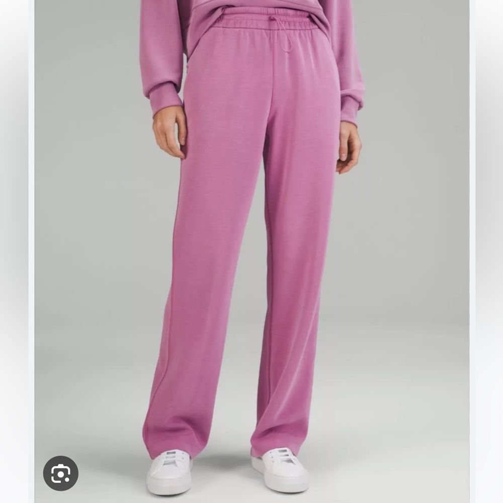 Lululemon Softstreme High Rise Pants in Velvet Dust Size 6